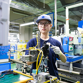製造業務の作業風景